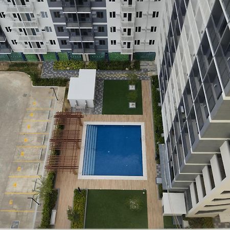 Rj Elite Escape 2Br Condo W Balcony Near Sm Iloilo Exterior photo